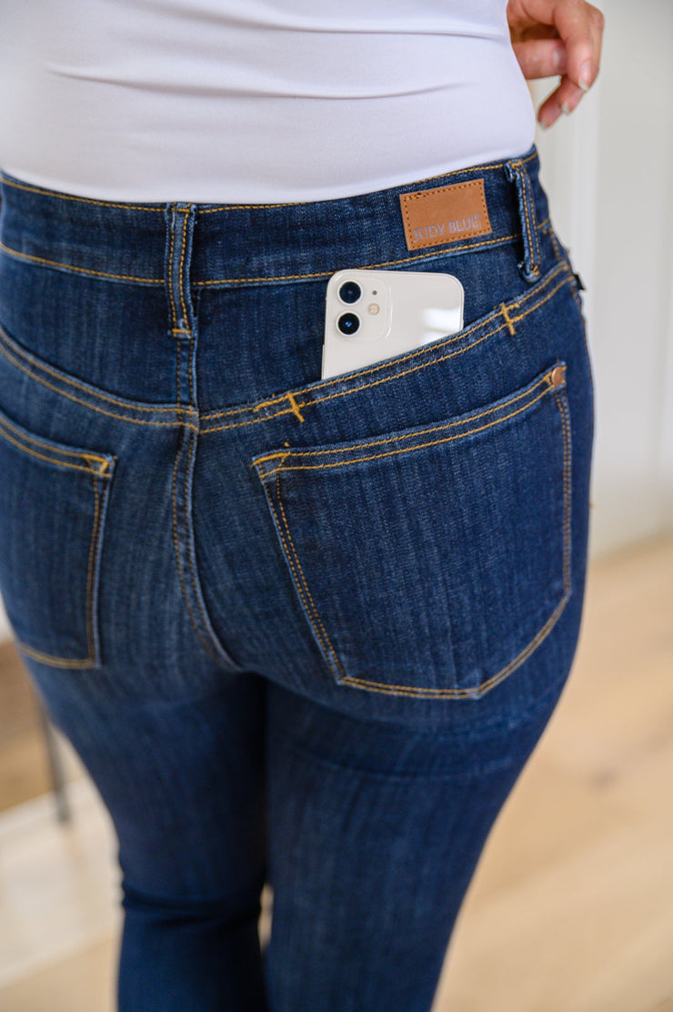 Georgia Back Yoke Skinny Jeans with Phone Pocket-- Use the code SPRINGJB for 20% off!